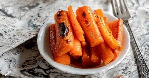 RIBlogThanksgivingRecipesFarmersMarketSeries2022Image5geo River Islands Orange Glazed Roasted Carrots