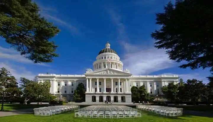 3capitolwithchairs720geo River Islands california state capitol museum